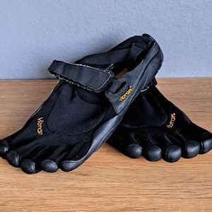 Vibram FiveFingers KSO Men’s EU 41 US 8.5 9 Black Barefoot Running Shoes Minimal